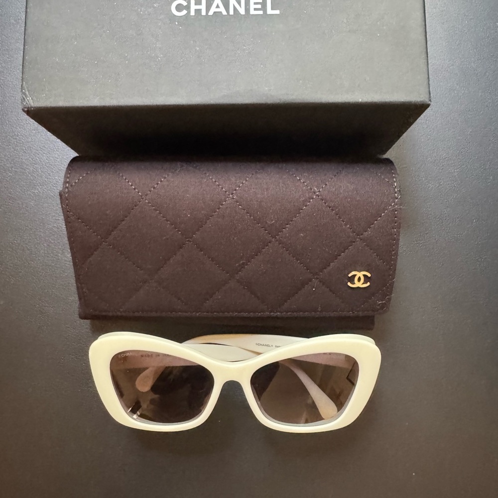 CHANEL White Sunglasses with Black Quilted Case